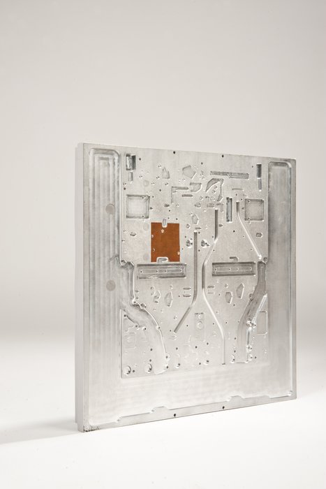 Nouveauté ! HDDC : un processus d’injection-moulage haute densité (High Density Die Casting) pour dissipateurs et plaques-froide à hautes performances développé par AAVID Thermalloy